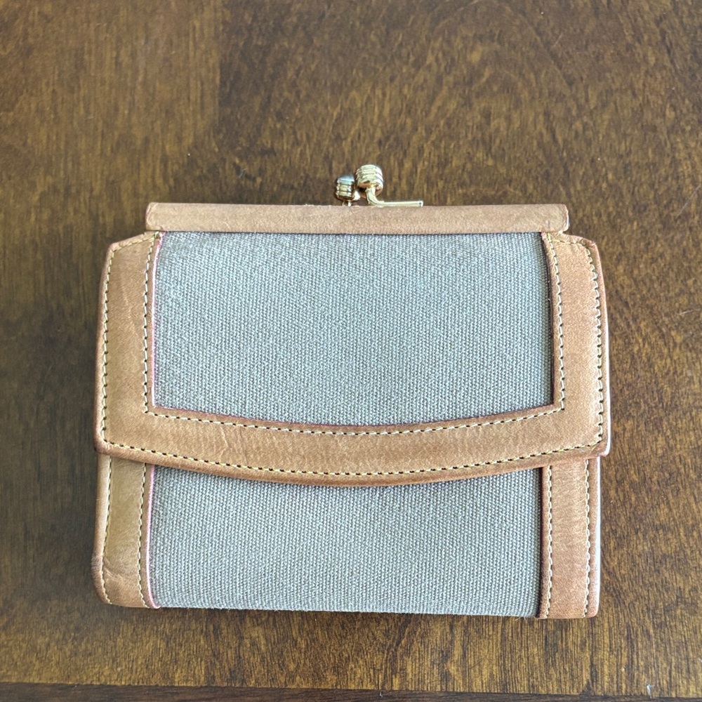 Vintage Dooney and Bourke bifold wallet coin purse